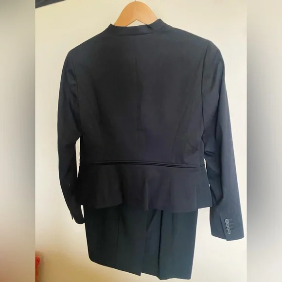 Ann Taylor NWT SKIRT SUIT SET - Sleek Black Blazer & Skirt - Picture 2 of 10
